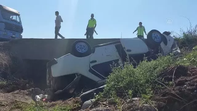 Son dakika haberi: Otomobil su kanalına devrildi: 2 ölü, 2 yaralı