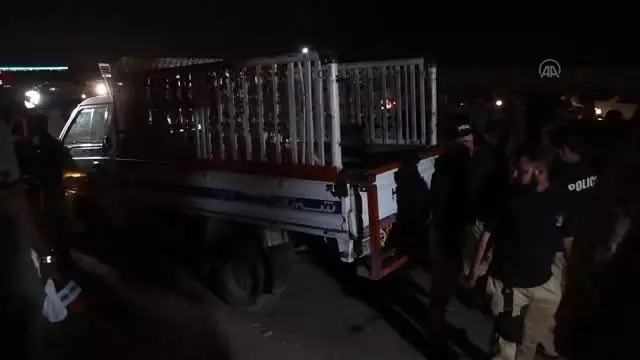 Pakistan'da bombalı saldırı: 11 ölü