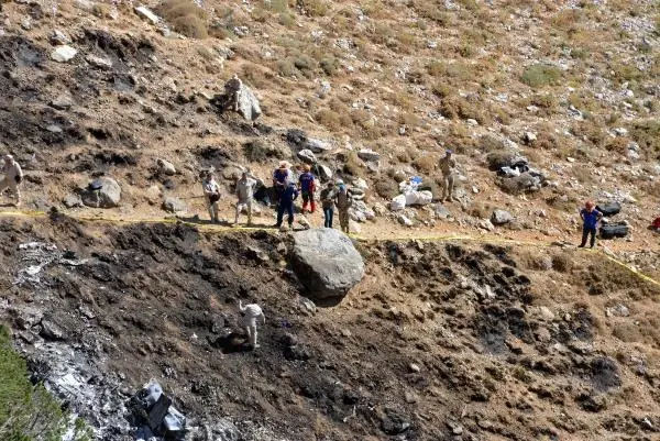 Rus askeri heyeti, uçağın düştüğü bölgede incelemede bulundu