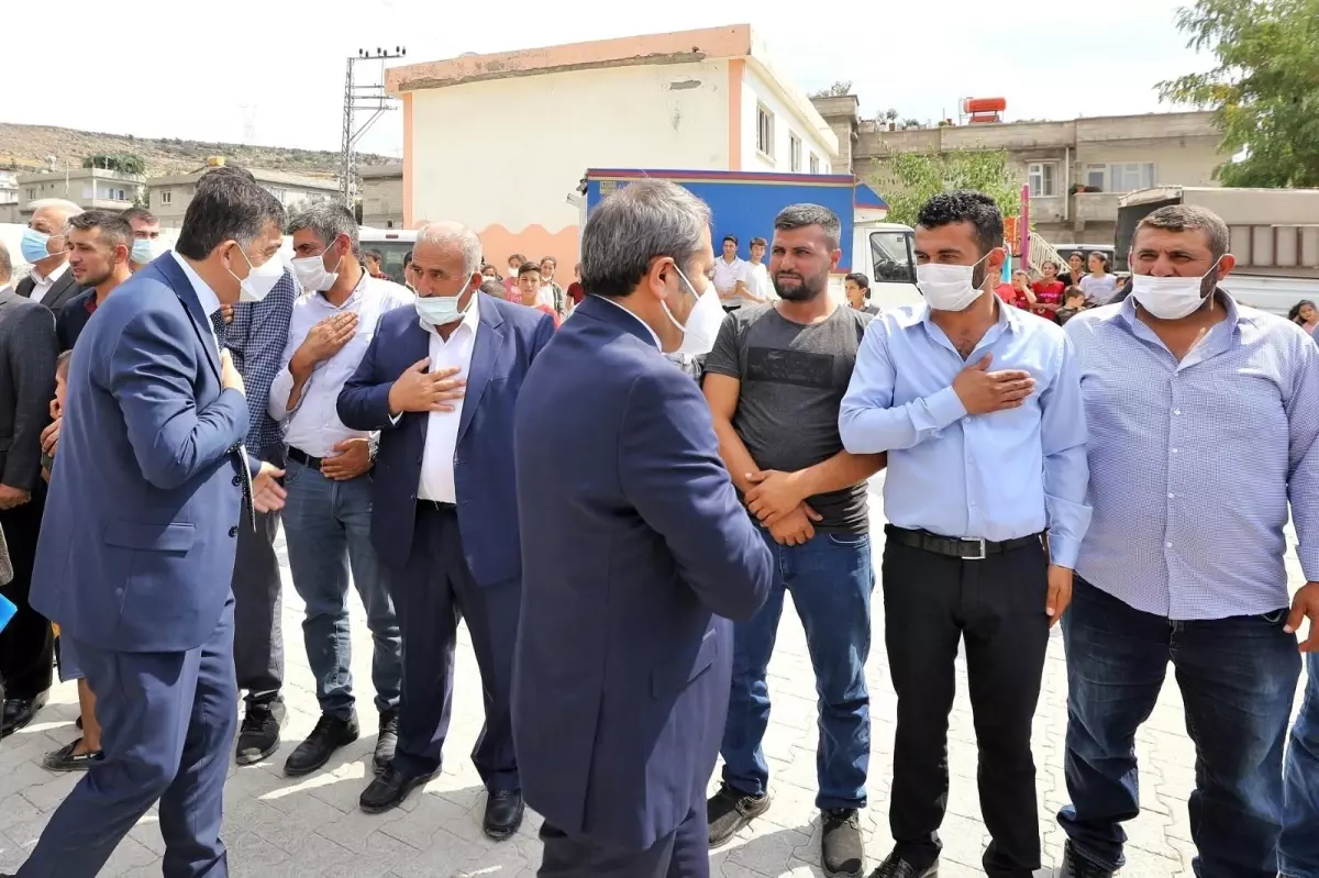 TBMM İdari Amiri Şahin ve yerel yöneticiler Gaziantep'te mahalle muhtarlarıyla buluştu