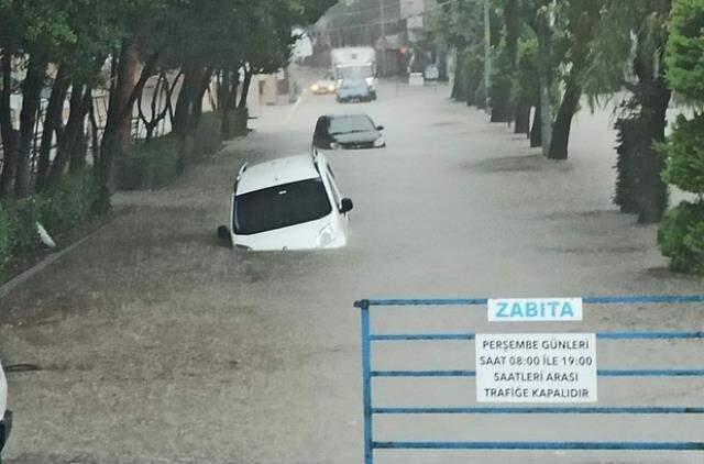 Sel felaketinin yaşandığı Kastamonu, Sinop ve Bartın'da 1 yıllık yağış neredeyse 48 saatte düştü Sel felaketinin yaşandığı Kastamonu, Sinop ve Bartın'da 1 yıllık yağış neredeyse 48 saatte düştü