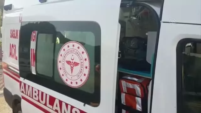 Söke'de kamyonet ile çarpışan otomobildeki 2 kişi yaralandı Söke'de kamyonet ile çarpışan otomobildeki 2 kişi yaralandı