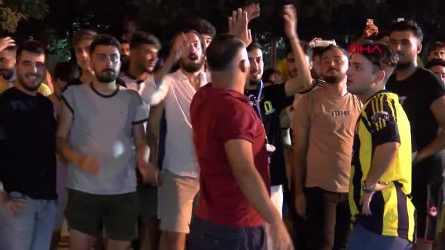 SPOR Fenerbahçe kafilesi, Adana'ya geldi; karşılamada Galatasaraylı taraftarlar dikkat çekti