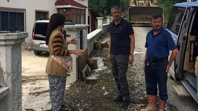 Son dakika yaşam: Vali Sezer, afet bölgesinde: Sel felaketi yaraları sarılıyor