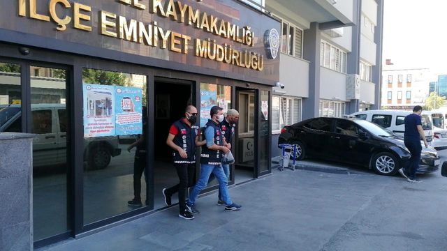 2 komsusunu bicaklayarak olduren anne ve oglu 2 14335421 o