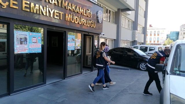 2 komsusunu bicaklayarak olduren anne ve oglu 3 14335421 o
