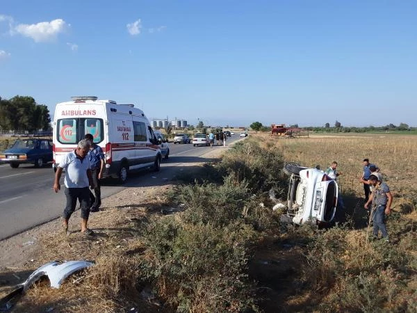 Adana'da araba ile elektrikli bisiklet çarpıştı: 2'si çocuk 4 yaralı