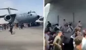 Afganistan'dan gelen görüntüler korkunç! Taliban'dan kaçan milletçe devinim halindeki uçaklara tutunup kaçmaya çalışıyor Afganistan'dan gelen görüntüler korkunç! Taliban'dan kaçan milletçe devinim halindeki uçaklara tutunup kaçmaya çalışıyor