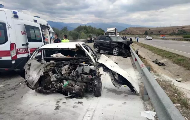 Son Dakika Amasya Da Iki Otomobil Kafa Kafaya Carpisti 2 Olu 5 Yarali