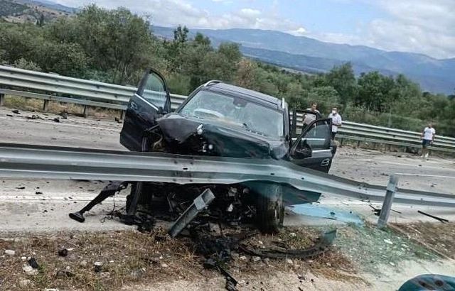 son dakika amasya da iki otomobil kafa kafaya carpisti 2 olu 5 yarali