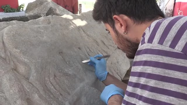 Son dakika haberi! BALIKESİR - Daskyleion Antik Kenti'nde Pers-Yunan savaşlarını anlatan taş kabartmalar bulundu
