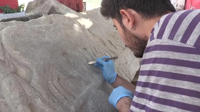 Son dakika haberi! BALIKESİR - Daskyleion Antik Kenti'nde Pers-Yunan savaşlarını anlatan taş kabartmalar bulundu