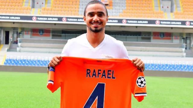 Başakşehir'de sürpriz ayrılık! Yıldız futbolcu Rafael'in kontratı feshedildi