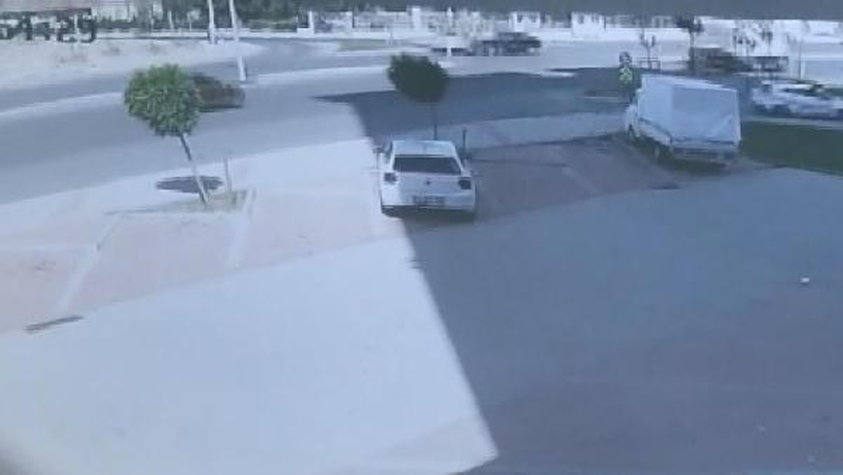 BAŞAKŞEHİR'DEKİ TRAFİK KAZASI KAMERADA 5 YARALI