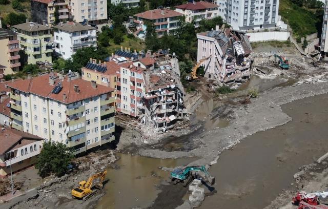 Batı Karadeniz'de felaketin boyutu giderek büyüyor! Can kaybı 66'ya ulaştı