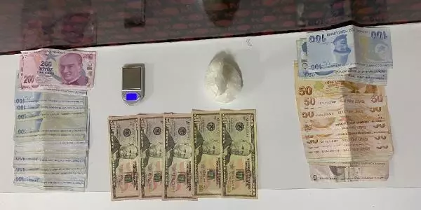 Didim'de uyuşturucu ve sahte parayla yakalanan 2 kişiye gözaltı