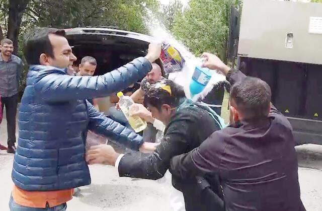 Düğün öncesi damadın ağabeyine eziyet: Acı biber yedirip kemerle dövdüler