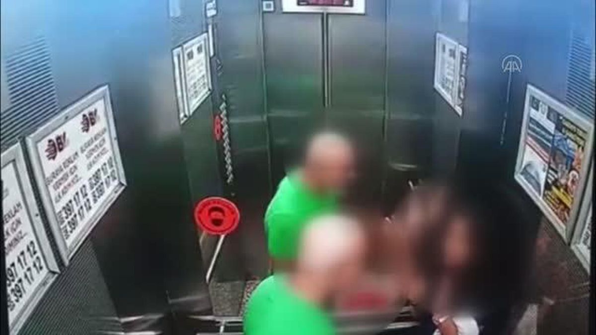 Esenyurt'ta asansörde kızına tokat atan kişi gözaltına alındı