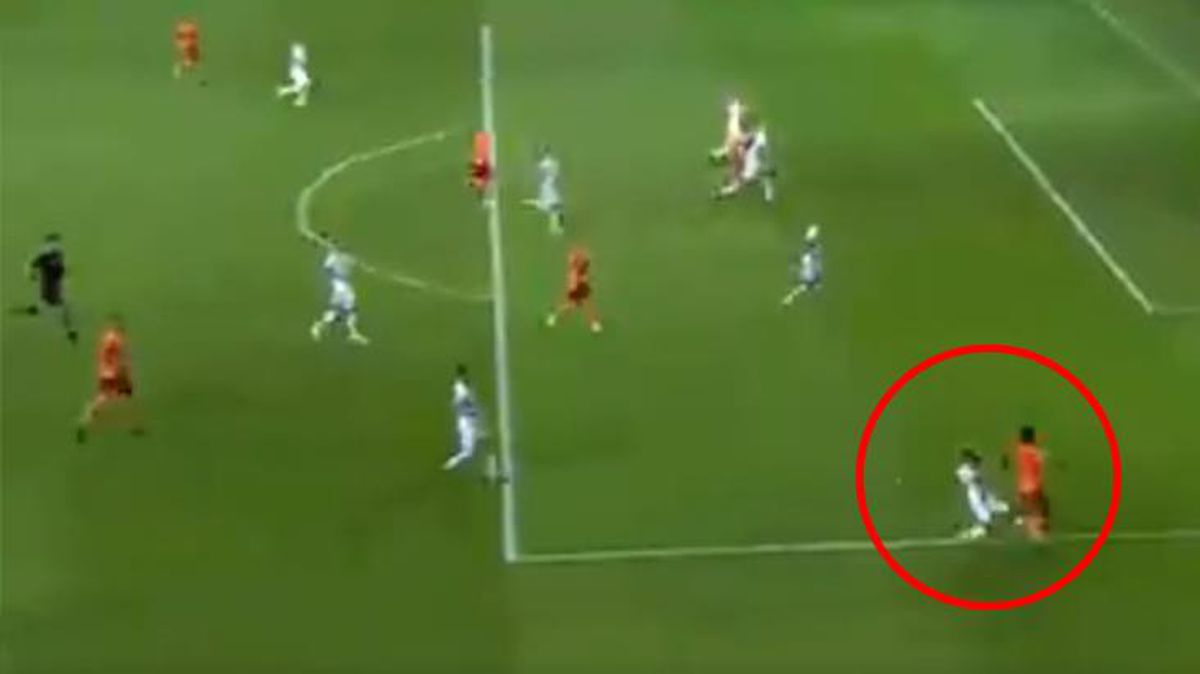 Galatasaray'ın kazandığı penaltı Fenerbahçe ve Beşiktaş taraftarını çıldırttı! Tepkilerin haddi hesabı yok