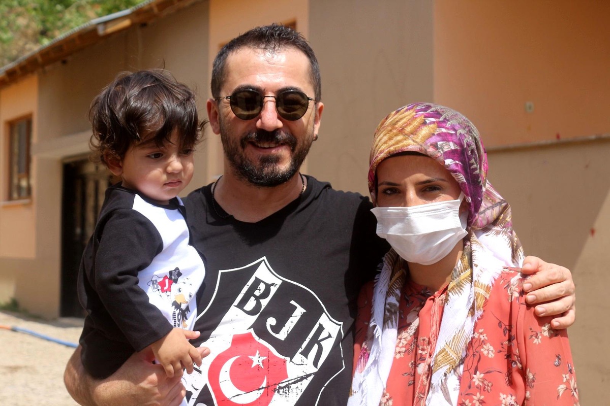 Hayata dönen anne ve bebeğine birinci yıl sürprizi - Vimarsana News