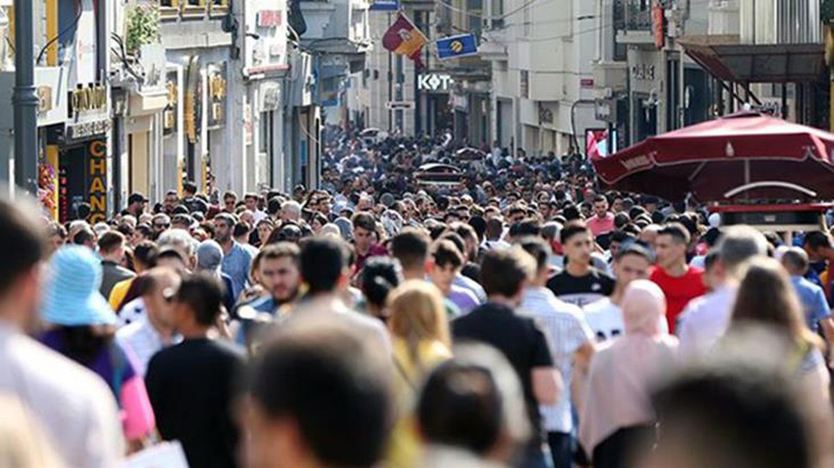 Türkiye'de işsiz sayısı ikinci çeyrekte azalarak 3 milyon 989 bin oldu