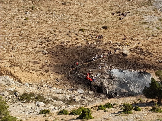 KAHRAMANMARAŞ - Düşen yangın söndürme uçağının enkazında inceleme çalışmaları sürüyor