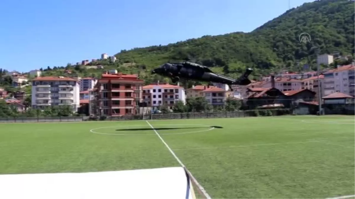 Son dakika: KASTAMONU - AK Parti Genel Başkanvekili Yıldırım sel felaketinden etkilenen Özlüce köyünde incelemelerde bulundu