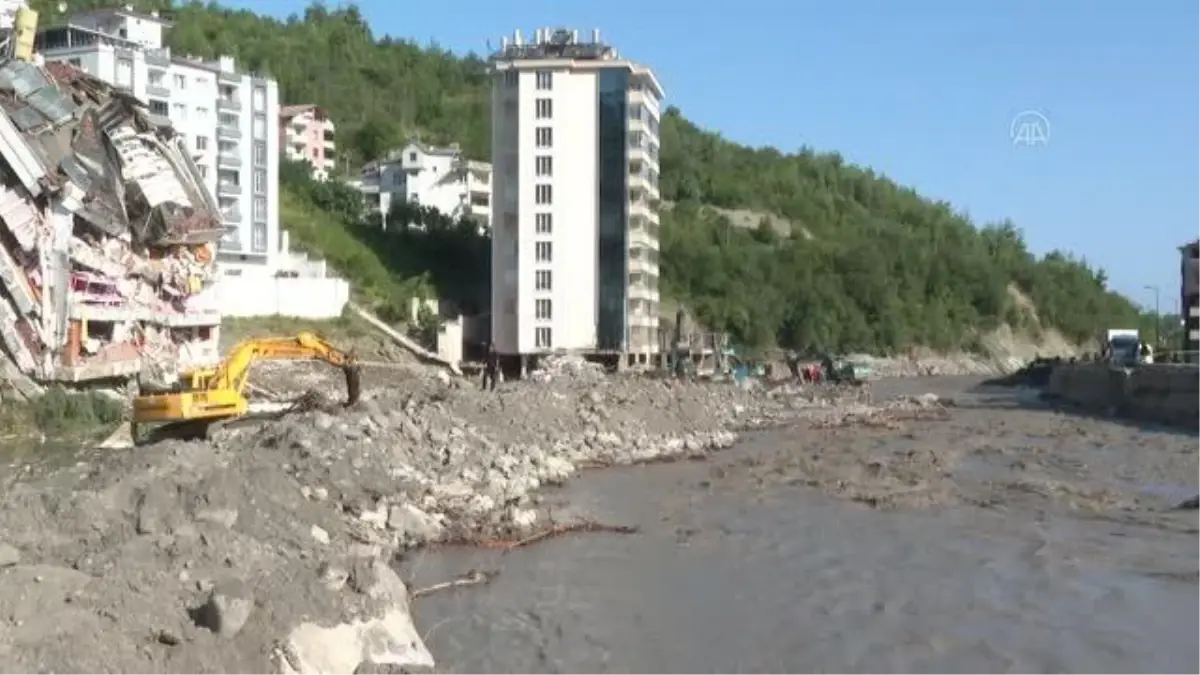 KASTAMONU - Ezine Çayı'nda temizlik çalışmaları devam ediyor (2)