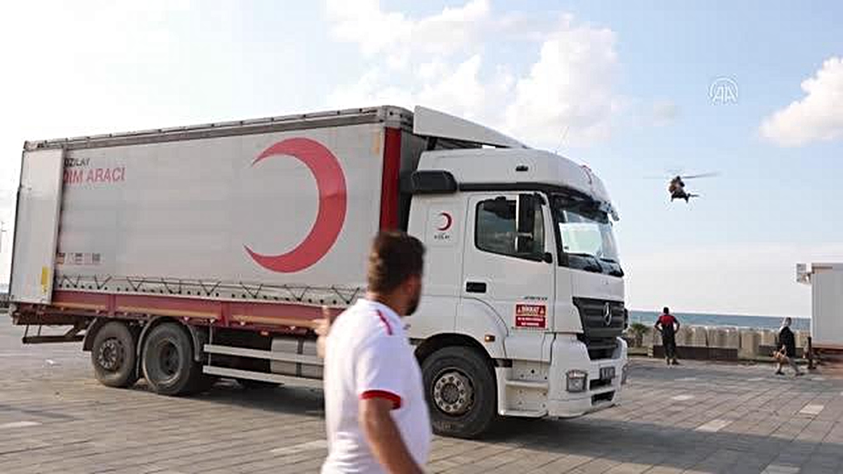Ulaşılamayan köylere yardımlar helikopterlerle taşınıyor - Vimarsana News