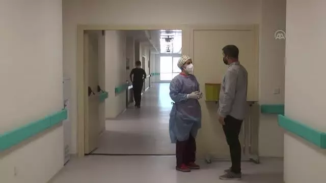 Kritik eşiği atlatan Kovid-19 hastaları aşı olmamanın pişmanlığını yaşıyor