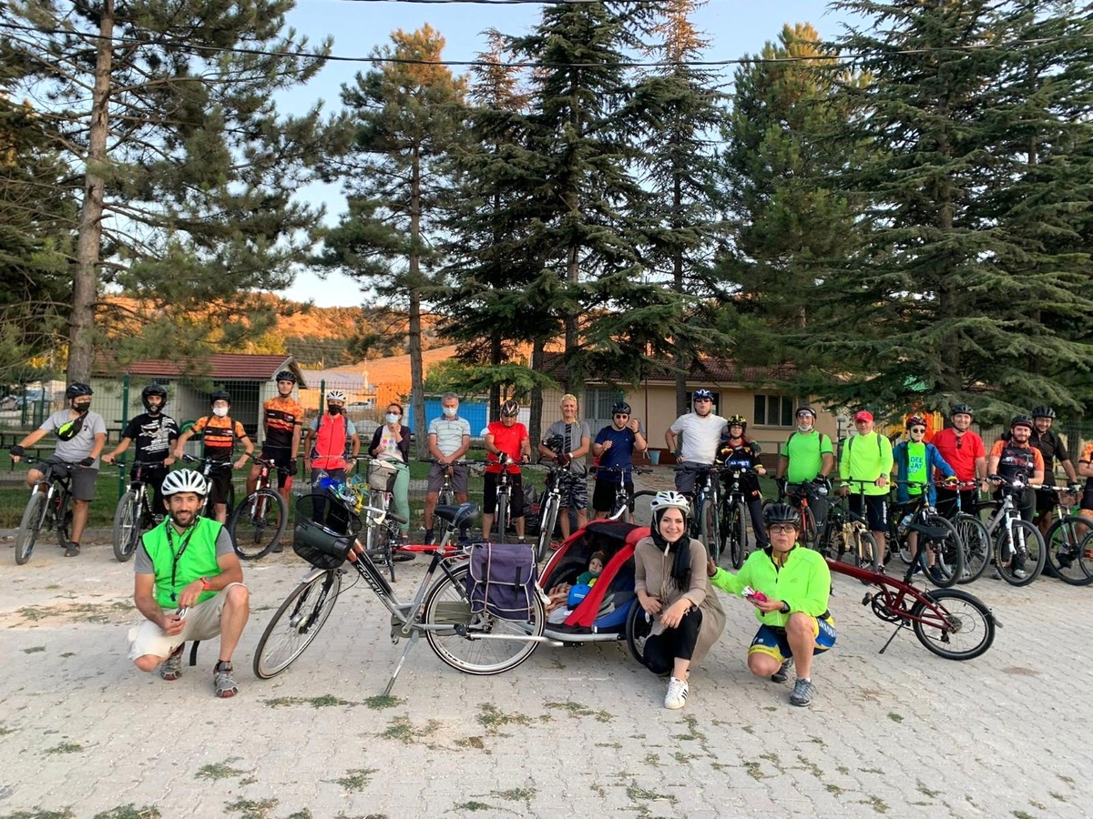 Son dakika haberi | Küresel ısınmaya karşı 35 kilometre pedal çevirdiler - Vimarsana News