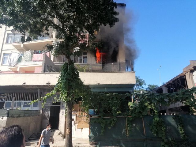 oturma odasindaki alevleri gorunce esiyle ken 2 14335078 o