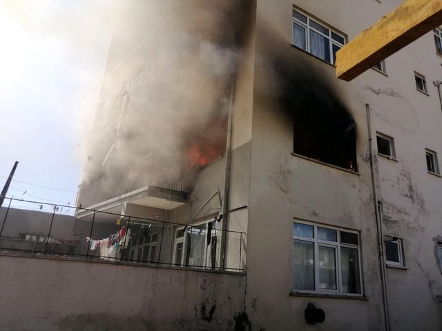 oturma odasindaki alevleri gorunce esiyle ken 5 14335078 o