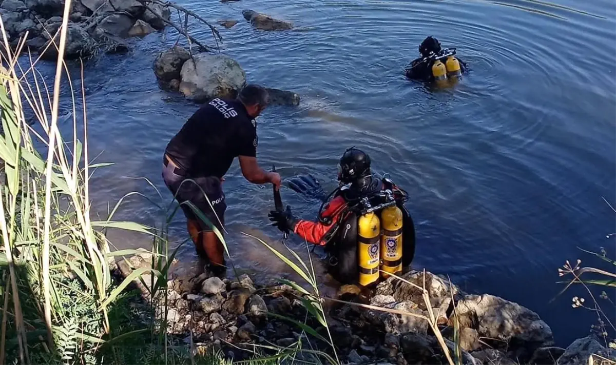 Sakarya Nehri'nde kaybolan genci arama çalışmaları yeniden başladı