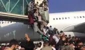 Taliban'dan kaçan yüzlerce Afgan, uçağa binebilmek amaciyla birbirini ezdi Taliban'dan kaçan yüzlerce Afgan, uçağa binebilmek amaciyla birbirini ezdi