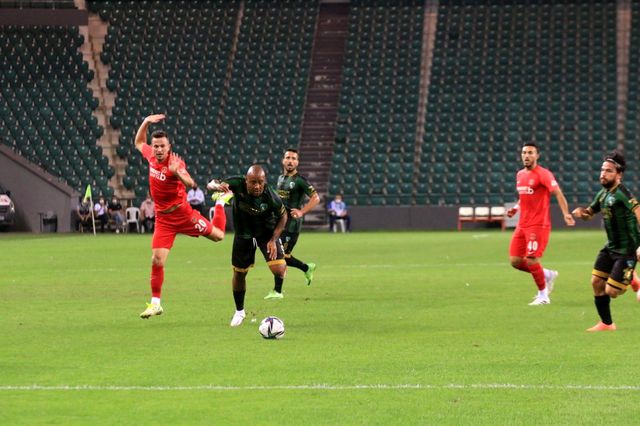 tff 1 lig kocaelispor 0 umraniyespor 3 mac so 2 14335475 o