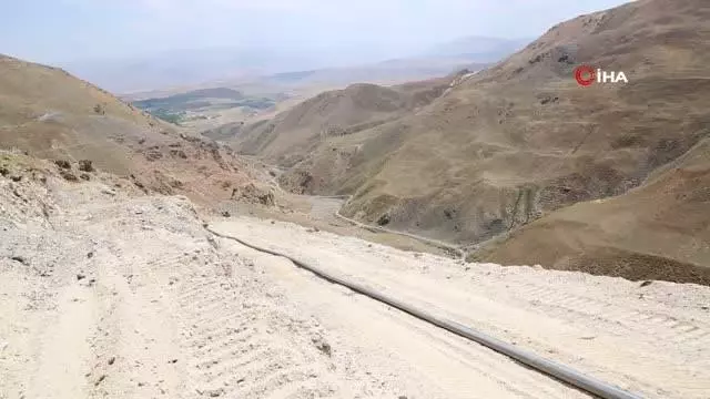 VASKİ Genel Müdürü Kaplan ve muhtarlar İspiriz Dağı'ndaki çalışmaları inceledi