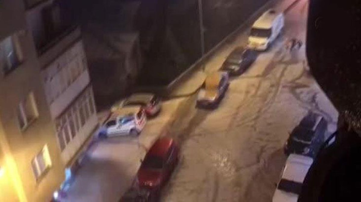 Vatandaşlar brandaların altına saklandı! Erzurum dolu nedeniyle bir anda beyaza büründü