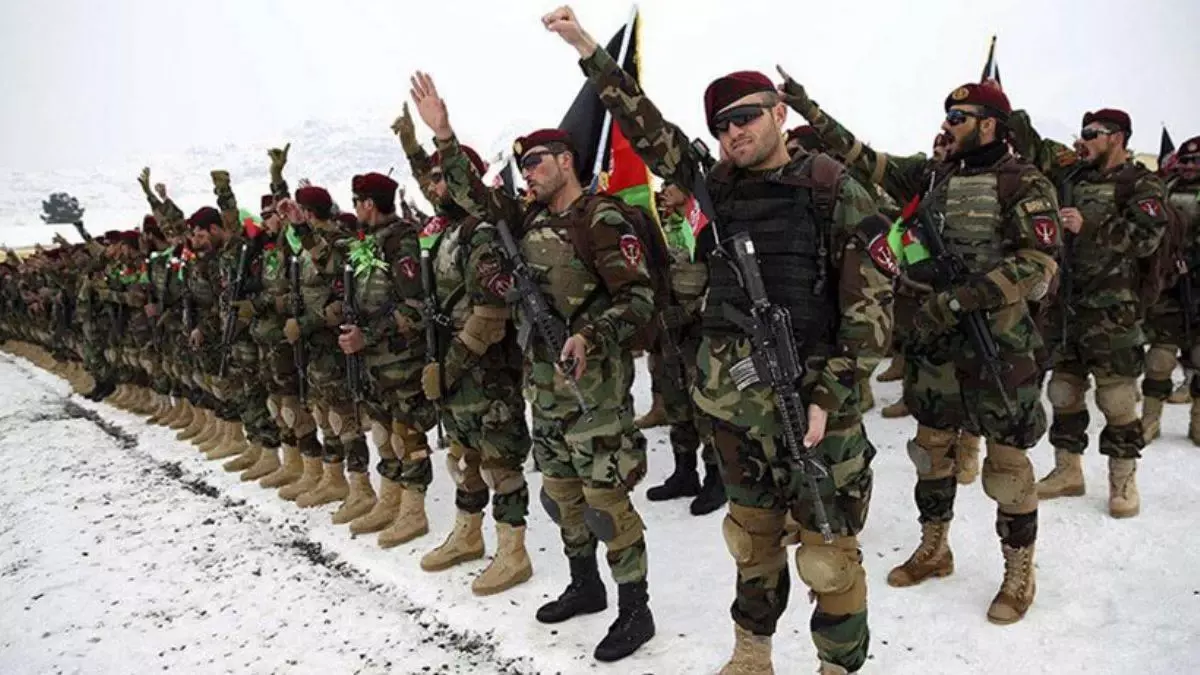 Afganistan ordusu, bir avuç Taliban'a nasıl diz çöktü? Sorunun cevabı hayalet taburlarda gizli