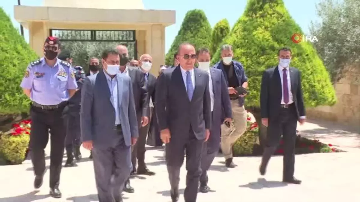 Son dakika haberleri... Bakan Çavuşoğlu, Ürdün'de Salt Türk Şehitliği'ni ziyaret etti