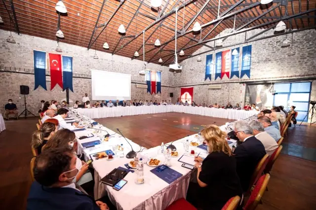 Başkan Soyer, İzmir Afet Platformu'nun ilk toplantısına katıldı: Ezberleri bozacağız