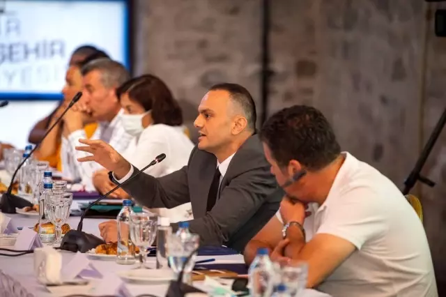 Başkan Soyer, İzmir Afet Platformu'nun ilk toplantısına katıldı: Ezberleri bozacağız