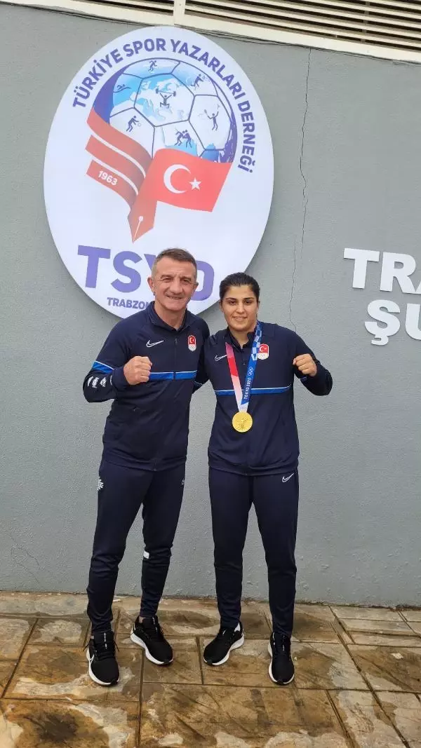 Busenaz Sürmeneli: Yaşıtlarım eğlenirken, bir hayale 13 senemi verip, başardım