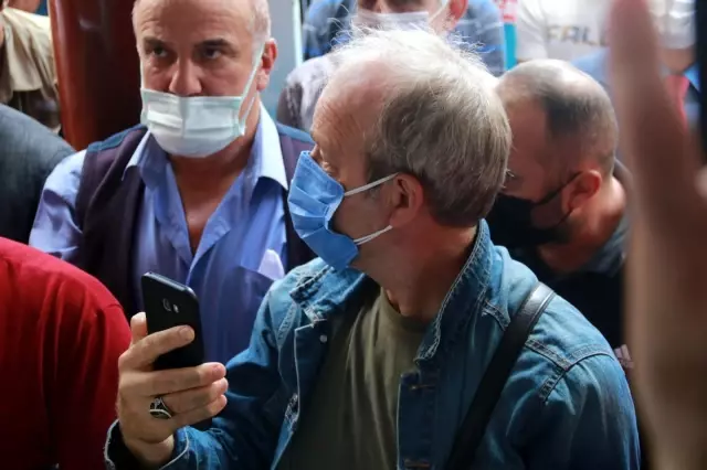 Cimilli İbo'nun cenaze töreninde tepki çeken görüntüler! Telefonu eline alan canlı yayın yaptı
