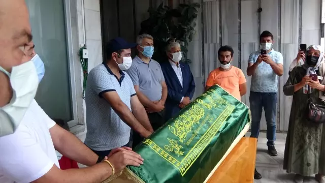 Cimilli İbo'nun cenaze töreninde tepki çeken görüntüler! Telefonu eline alan canlı yayın yaptı