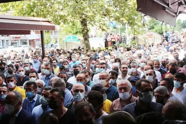 Şarkıcı Cimilli İbo son yolculuğuna uğurlandı Şarkıcı Cimilli İbo son yolculuğuna uğurlandı