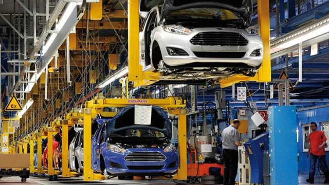 Çip krizinde yeni dalga! Otomotiv devi Ford, bilinmeyen müddetliğine kıymetli fabrikasında üretimi durdurdu