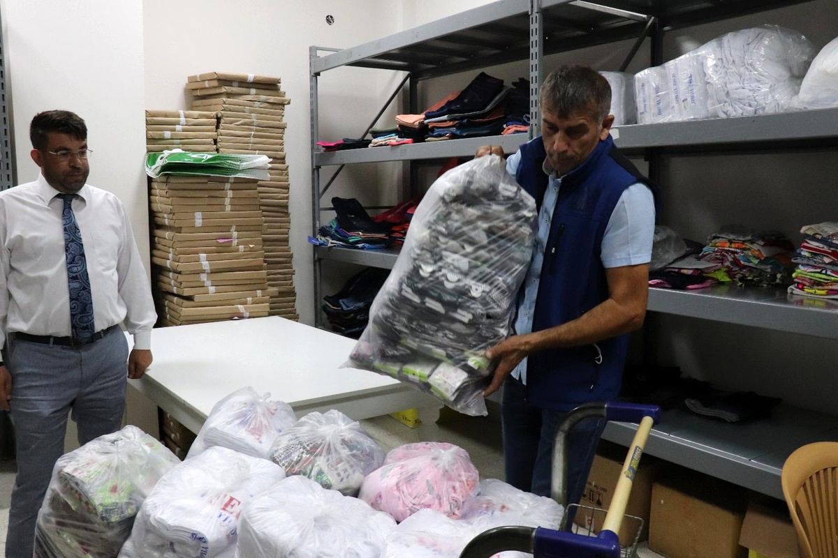 Son Dakika | Düzce Belediyesinden selzedelere giyecek ve gıda yardımı