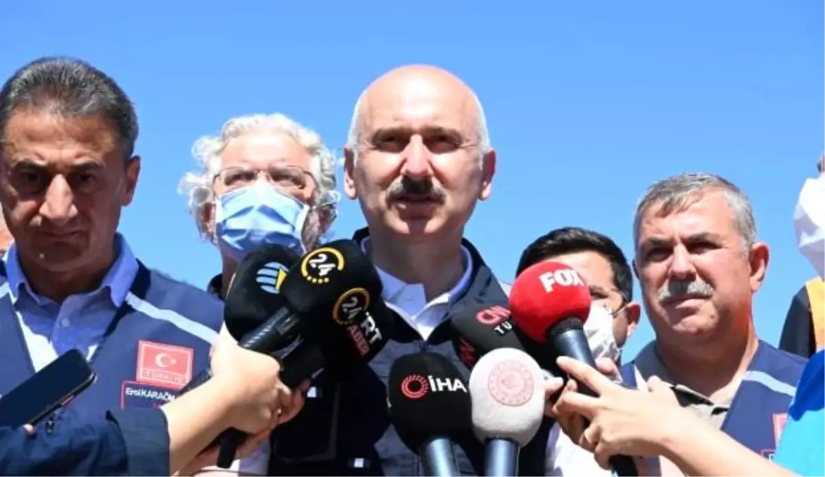 Son dakika haber... Ulaştırma ve Altyapı Bakanı Adil Karaismailoğlu Ayancık'ta kurulan seyyar köprüde incelemelerde bulundu Açıklaması