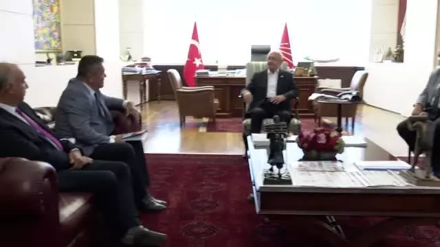 CHP Genel Lideri Kılıçdaroğlu, Birleşik Kamu-İş Konfederasyonu heyetini kabul etti